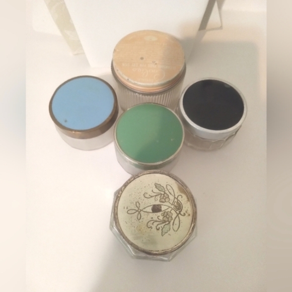 GLASS VANITY POWDER JARS & LIDS LOT OF 5 DRESSER JARS TRINKET JARS VINTAGE - Picture 1 of 12